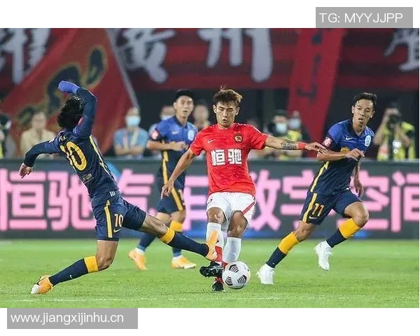 南京足球队选拔赛精彩点评团队配合默契展现出色竞技状态 南京足球队选拔赛精彩点评团队配合默契展现出色竞技状态