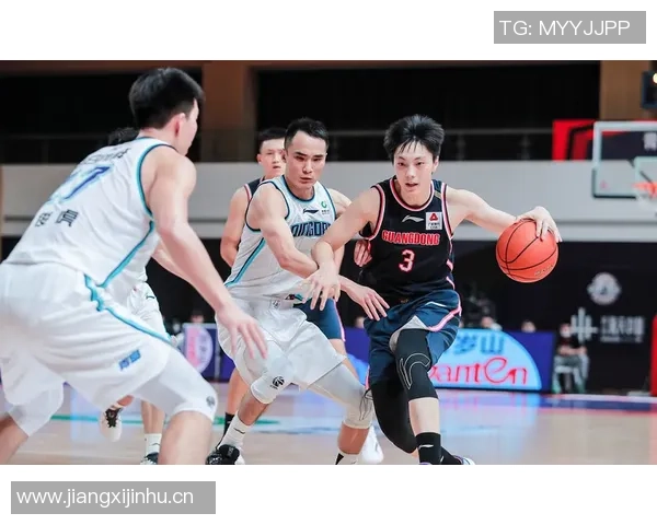 上海篮球队以98分领跑冠军赛积分榜展现强劲实力 上海篮球队以98分领跑冠军赛积分榜展现强劲实力