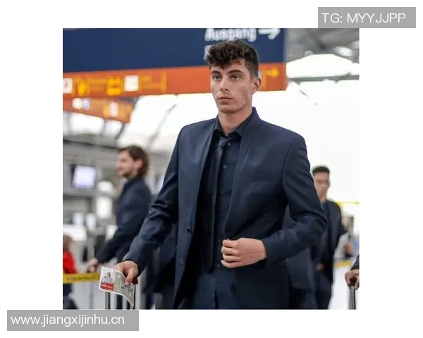 足球明星在场外的魅力西装搭配展现不同风格与个性 足球明星在场外的魅力西装搭配展现不同风格与个性